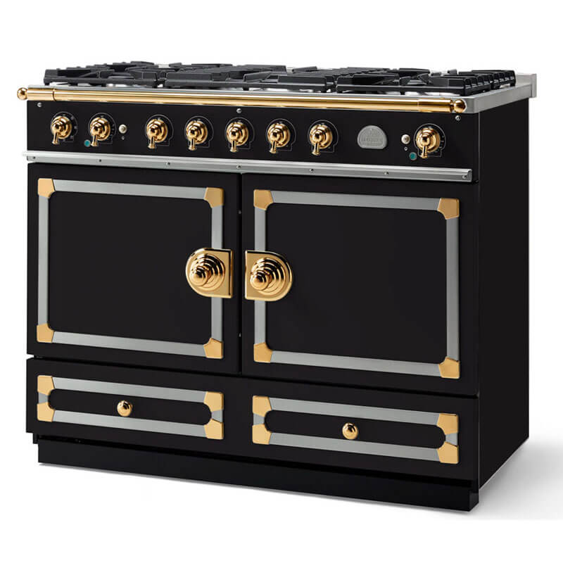 La Cornue CornuFe110 CFE110DFMB Matt Black Cooker, a premium freestanding kitchen appliance with stainless steel accents, perfect for modern kitchens.